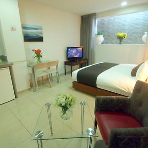 Sea Land Suites